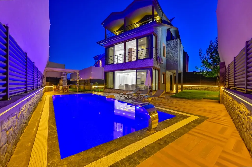 Property in Camkoy
